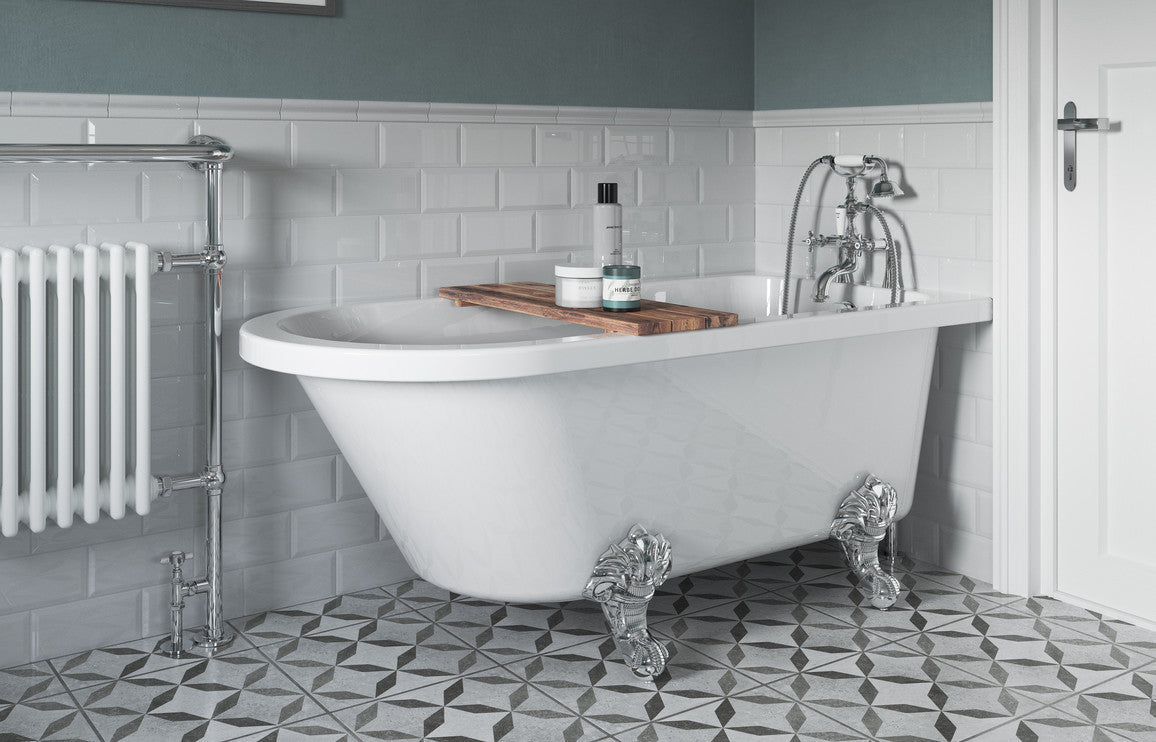 Aura Freestanding Corner Bath 1500x750x650mm (2TH) with Feet